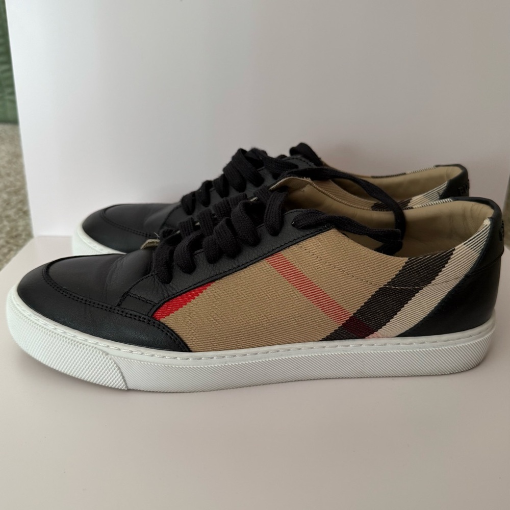 Burberry Women’s Salmond Check Leather Low-Top Sneakers-Size 9 - Picture 5 of 5